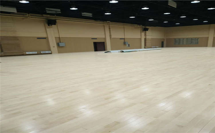 20厚運動籃球地板怎么維修？