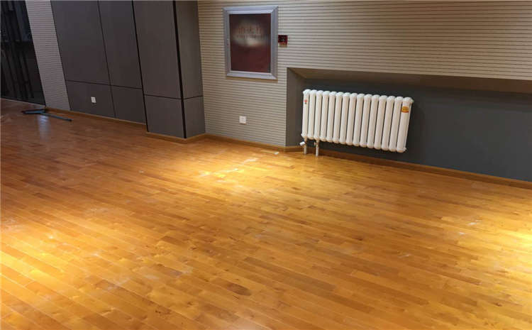 硬木企口舞臺運(yùn)動木地板安裝工藝