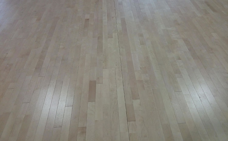 ?？跅髂倔w育木地板施工技術