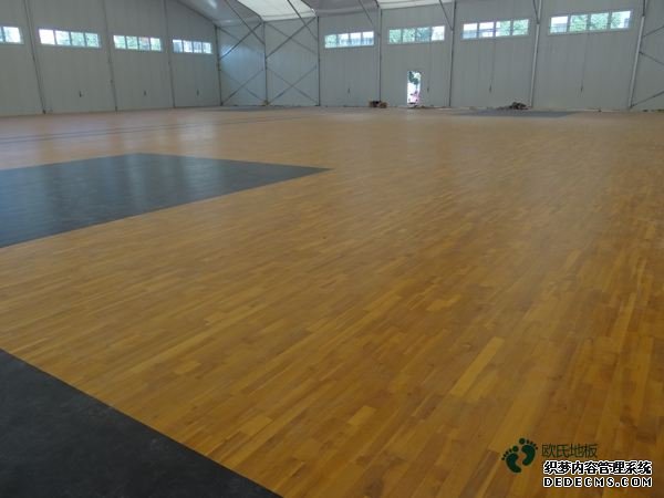 訓(xùn)練館籃球木地板每平米價(jià)格
