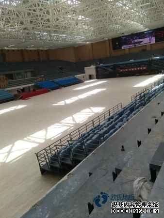 學(xué)校籃球館木地板翻新